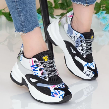 Sportschuhe auf der weißen Plattform SZ230 Mei