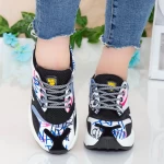 Sportschuhe auf der weißen Plattform SZ230 Mei