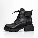 Stiefel auf der 8099 Black Platform Gebildet
