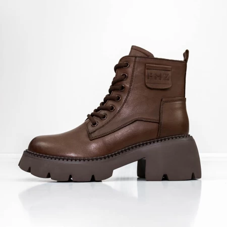 Stiefel auf der 8099 braunen Plattform Gebildet