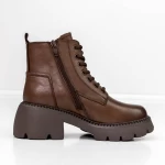 Stiefel auf der 8099 braunen Plattform Gebildet