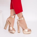 Sandalen mit einer dicken Ferse und einer KV50 -Champagnerplattform Mei