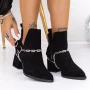 Kurze Stiefel mit einer dicken Absatz 3JF6 Black | Mei