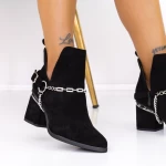 Kurze Stiefel mit einer dicken Absatz 3JF6 Black | Mei