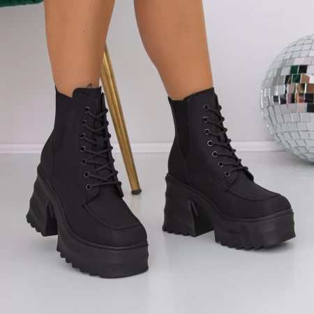 Stiefel auf der 3SJN8 -Plattform Black | Mei