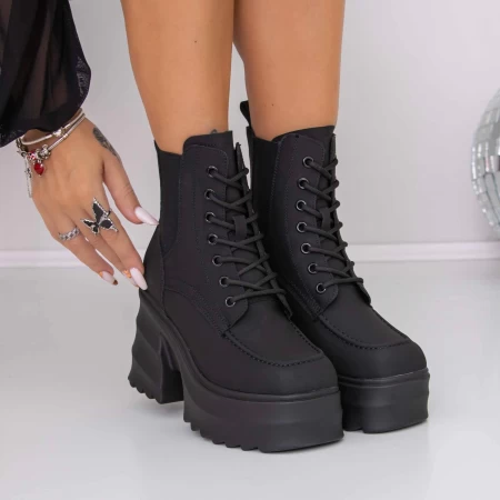 Stiefel auf der 3SJN8 -Plattform Black | Mei