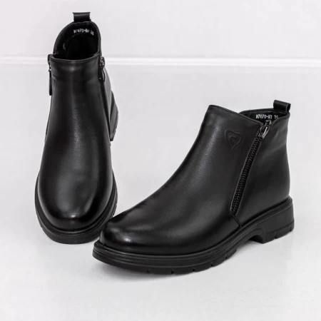 M7670 Black Stiefel Gebildet
