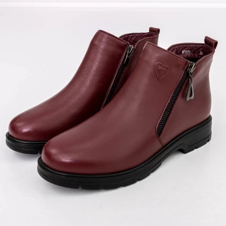 M7670 Wiśniowy Stiefel Gebildet