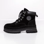 X131 schwarze Stiefel Gebildet