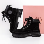 X131 schwarze Stiefel Gebildet
