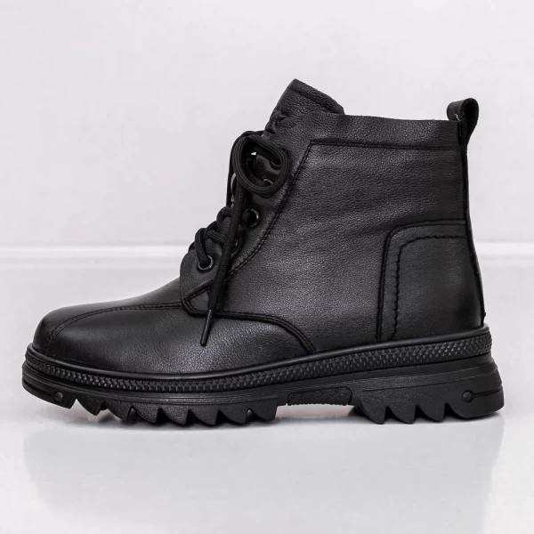 Stiefel 6881 Schwarz | Gebildet