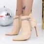 Kurze Stiefel mit einem dünnen Absatz 3sex32 Beige Mei