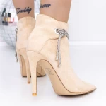Kurze Stiefel mit einem dünnen Absatz 3sex32 Beige Mei
