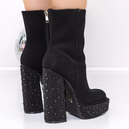 Kurze Frauenstiefel mit einer dicken Ferse und einer 3KV11 -Plattform schwarz | Mei
