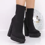 Kurze Frauenstiefel mit einer dicken Ferse und einer 3KV11 -Plattform schwarz | Mei