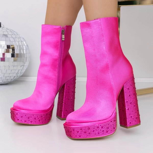 Kurze Frauenstiefel mit einer dicken Ferse und einer 3KV11 -Plattform Pink | Mei