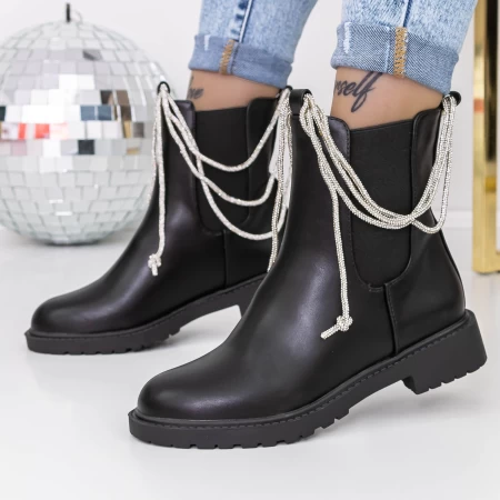 3LE27 Schwarze Stiefel Mei