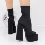 Kurze Frauenstiefel mit einer dicken Ferse und einer 3LB6 -Plattform schwarz | Mei