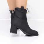 Kurze Stiefel mit einer dicken Absatz 3yl8 Black | Mei