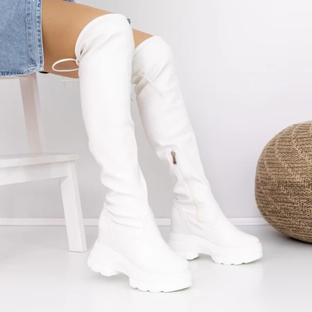 Stiefel auf der 3WL53 -weißen Plattform Mei