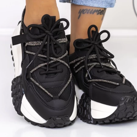 Sportschuhe auf der schwarzen Plattform 3SZ13 Mei
