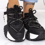 Sportschuhe auf der schwarzen Plattform 3SZ13 Mei