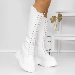 Stiefel auf der 3WL25 -weißen Plattform Mei