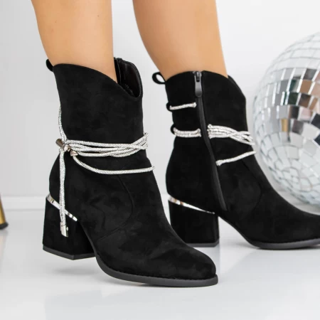 Kurze Stiefel mit einer dicken Absatz 3jf11 Black | Mei