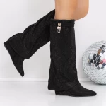 Stiefel auf der schwarzen 3JF7 -Plattform Mei