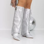 Stiefel auf der 3JF7 Silver -Plattform Mei