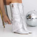 Stiefel auf der 3JF7 Silver -Plattform Mei