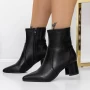 Kurze Stiefel mit einer dicken Absatz 3zyt2 Black | Mei