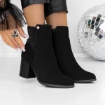 Kurze Stiefel mit einer dicken Absatz 3zyt1 Black | Mei