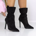 Kurze Stiefel mit einem dünnen Absatz 3LB11 Black | Mei