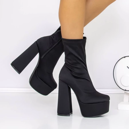 Kurze High Heels und 3LB10 -Plattform schwarz | Mei
