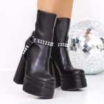 Kurze High Heels und 3LB9 -Plattform schwarz Mei