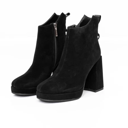 Kurze Stiefel mit einer dicken Ferse M03-05A Black Jose Simon