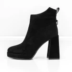Kurze Stiefel mit einer dicken Ferse M03-05A Black Jose Simon