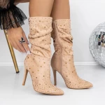 Kurze Stiefel mit einem dünnen Absatz 30m1 Beige Mei