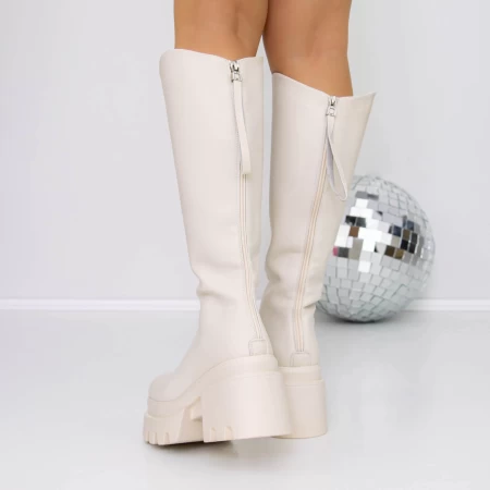 Stiefel auf der 3SJN12 -Plattformcreme Mei