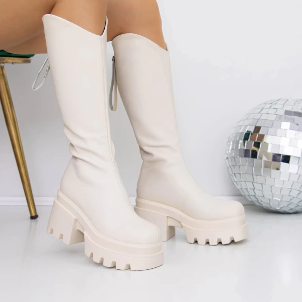Stiefel auf der 3SJN12 -Plattformcreme Mei