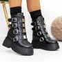 Stiefel auf der schwarzen 3WL27 -Plattform Mei