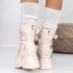 Bots auf der 3WL27 -Beige -Plattform Mei
