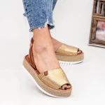 Sandalen auf der Goldplattform der WH1933 Mei