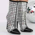 Kurze Stiefel mit einem dünnen Absatz 3W8 Black | Mei