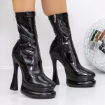 Kurze High Heels und 3W6 Black Platform Mei
