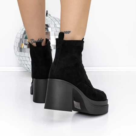 Kurze Stiefel mit einer dicken Absatz 3yl12 Black | Mei