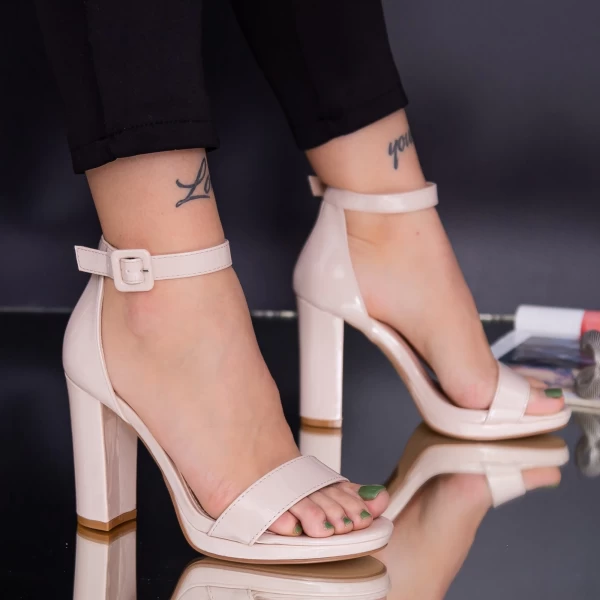 Sandalen mit einer dicken Ferse xkk222 nackt | Mei