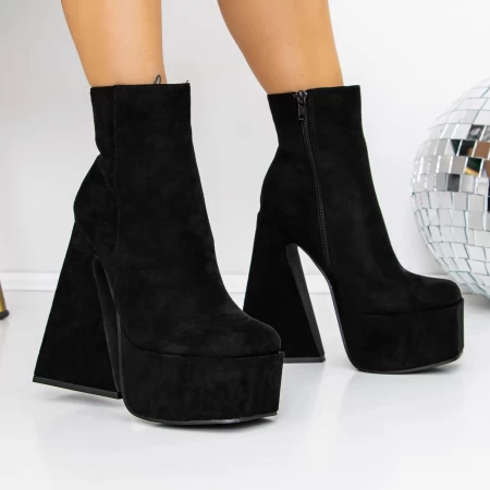 Kurze High Heels und 3QF8 -Plattform schwarz | Mei