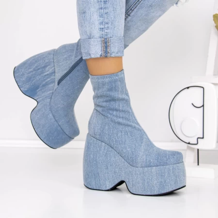 Kurze High Heels und 3MN1 Plattform hellblau Mei